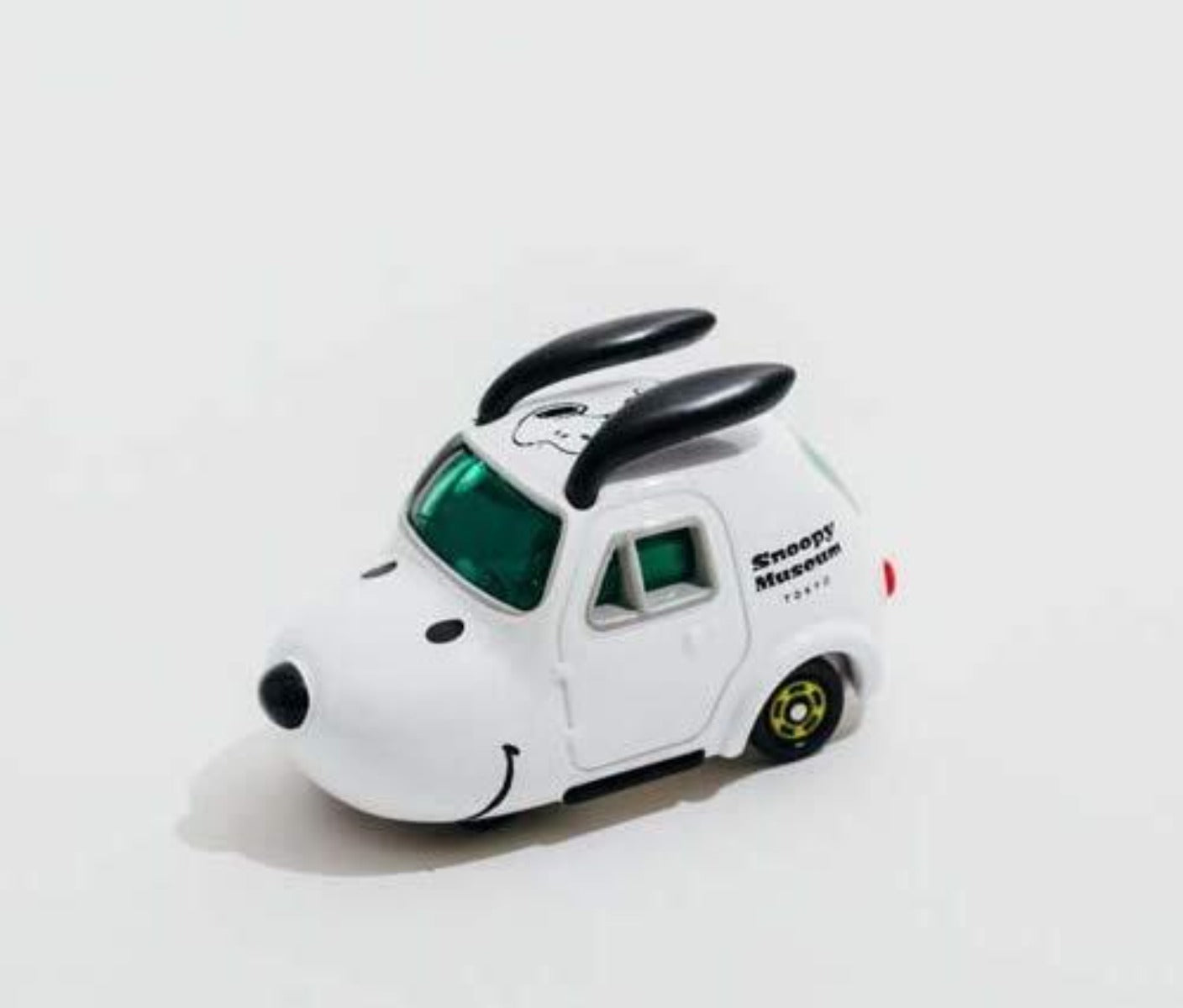 Snoopy Alloy Car White